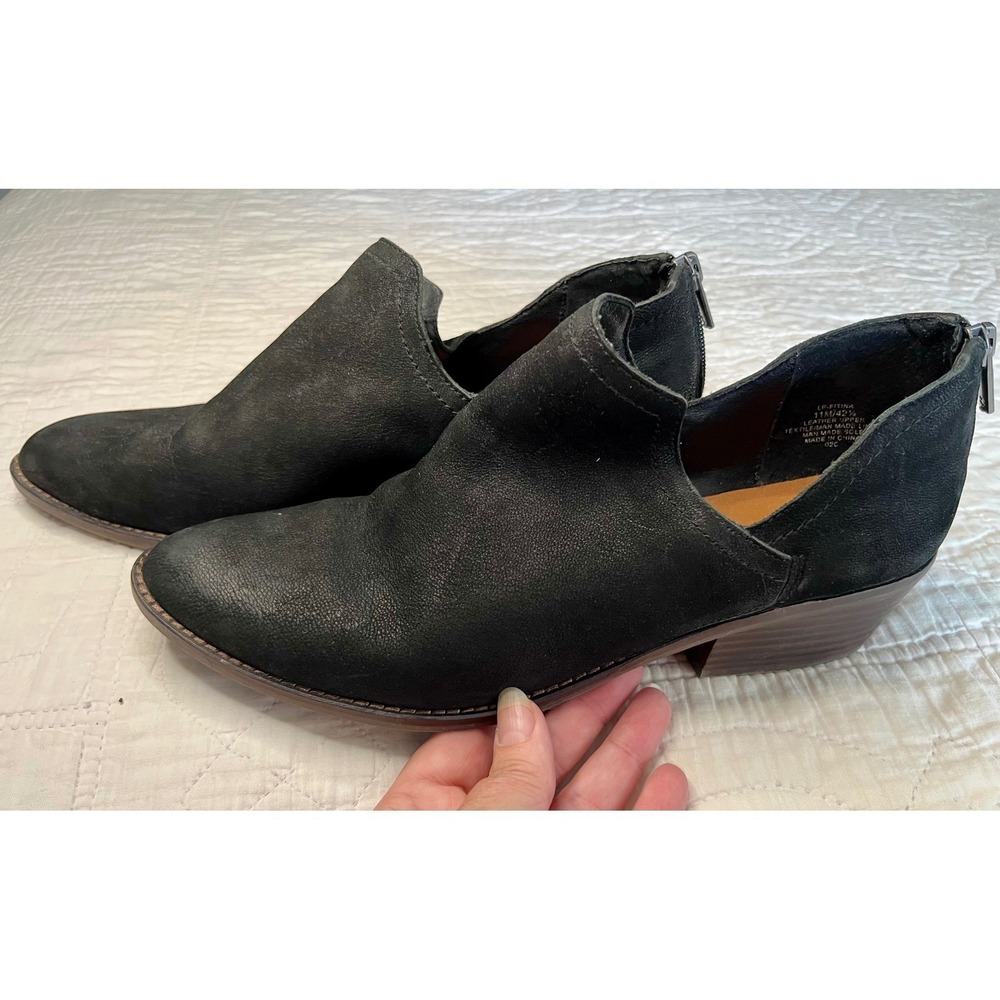 Lucky Brand Fitina Black Leather Ankle Booties V-Cut Stacked Heel Size 11 M - Picture 3 of 8
